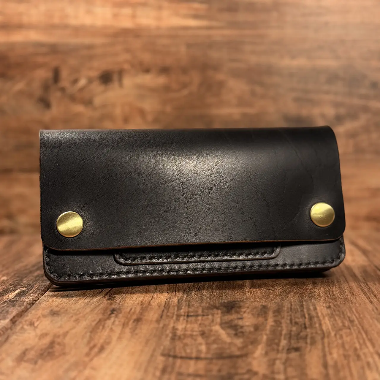 ホースバット・茶芯ブラック・ロングトラッカーウォレット – ヴィンテージ感漂う本格レザー長財布【TWL01-HBT-01】